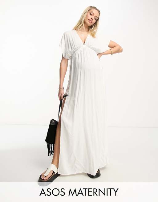 ASOS DESIGN Maternity – Biała sukienka plażowa maxi z rozszerzanymi rękawami i wiązaniem w talii 