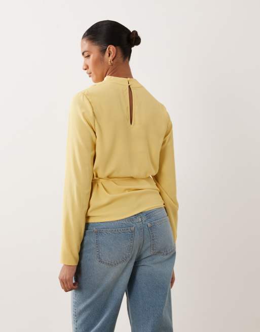 ASOS DESIGN Maternity - Blouse nouée à la taille avec col bénitier - Babeurre, 3 de 4