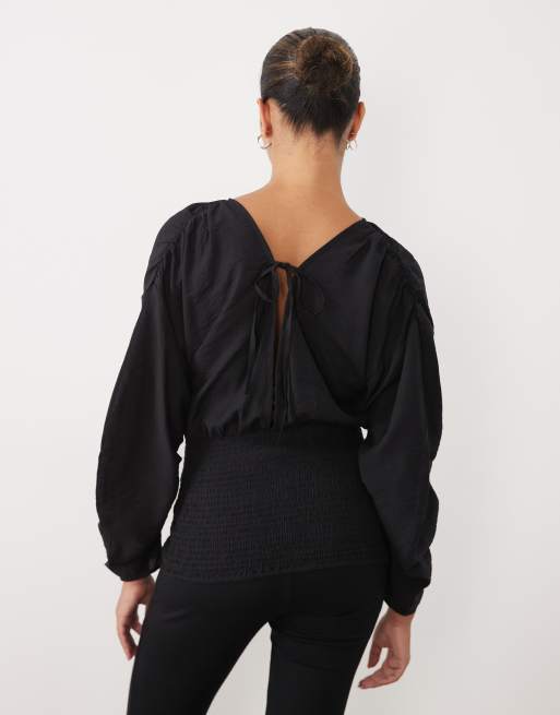 ASOS DESIGN Maternity blusa con vita arricciata e maniche a palloncino nera, 3 di 4
