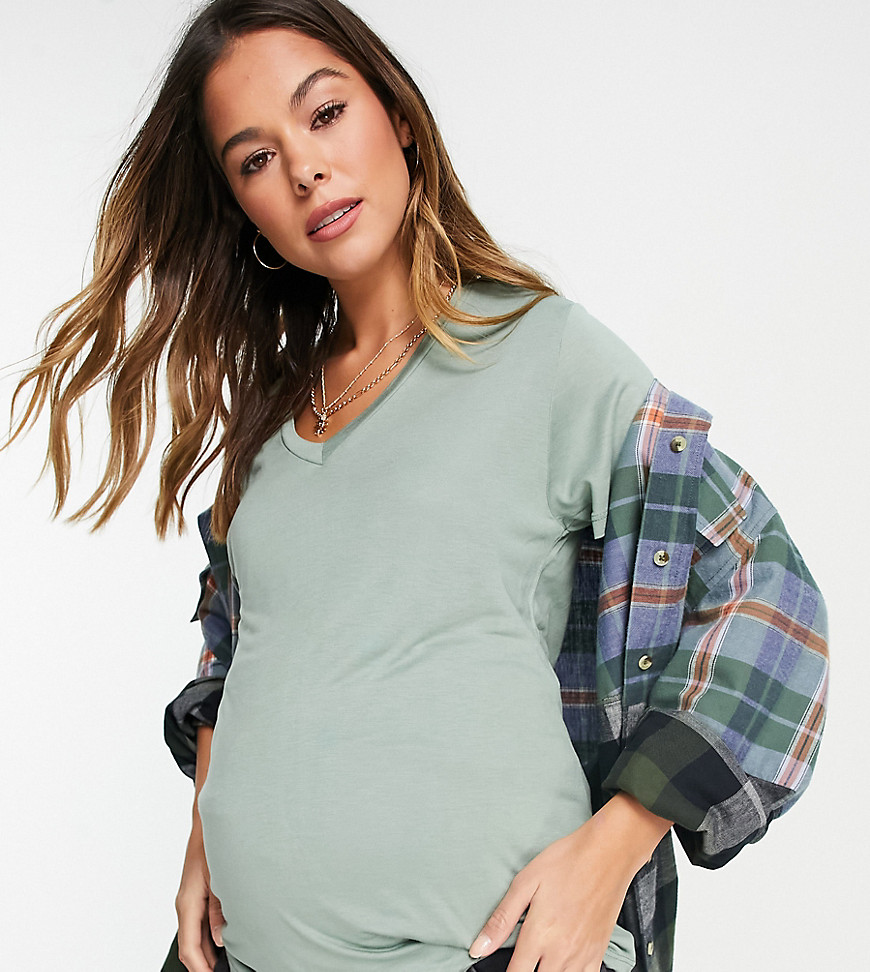 ASOS DESIGN Maternity - Borstvoedings T-shirt met V-hals in kaki-Groen