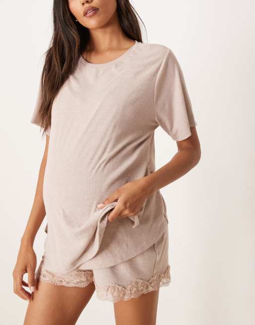 ASOS DESIGN Maternity – Brązowa prążkowana piżama z koronkowym wykończeniem: koszulka i szorty