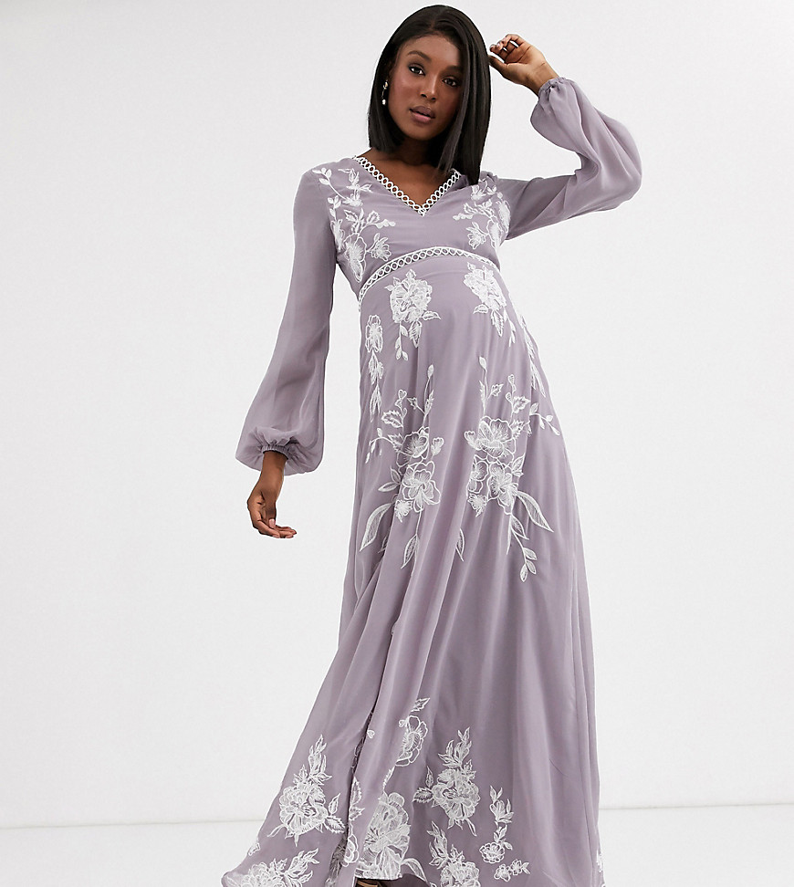 ASOS DESIGN – Maternity – Broderad maxiklänning med ärmslits och cirkelfåll-Flerfärgad