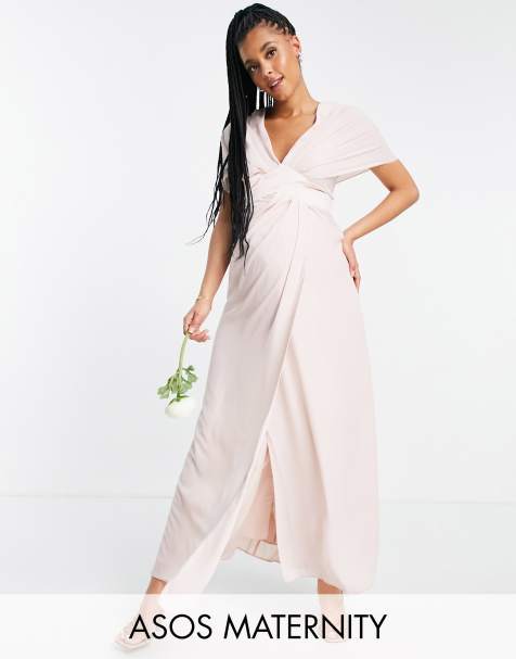 ASOS DESIGN Maternity - Bruidsmeisjes - Lange jurk met blousonmouwen, satijnen chevron-tailleband en knoopjes achter in beigeroze - view 1