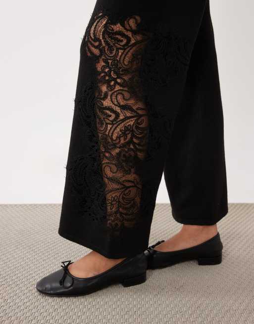 ASOS DESIGN Maternity completo coordinato in maglia compatta con profili in pizzo nero, 4 di 5