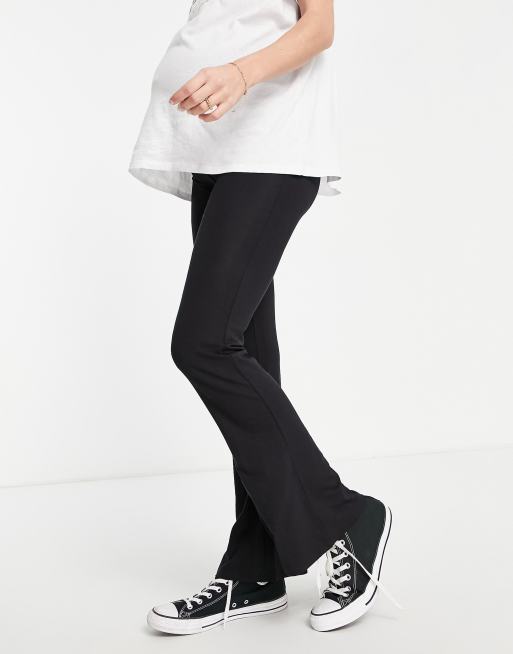 ASOS DESIGN Maternity – Czarne spodnie dzwony nad brzuch, 2 z 4