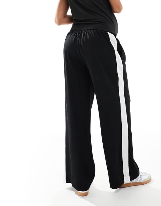 ASOS DESIGN Maternity – Czarne wciągane spodnie z kontrastowymi lampasami, 3 z 5