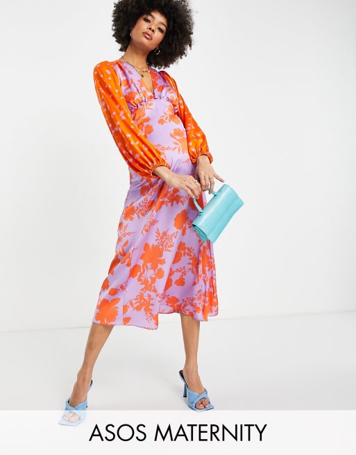 ASOS DESIGN Maternity – Czerwono-liliowa wzorzysta sukienka midi z falbanką i odkrytymi plecami