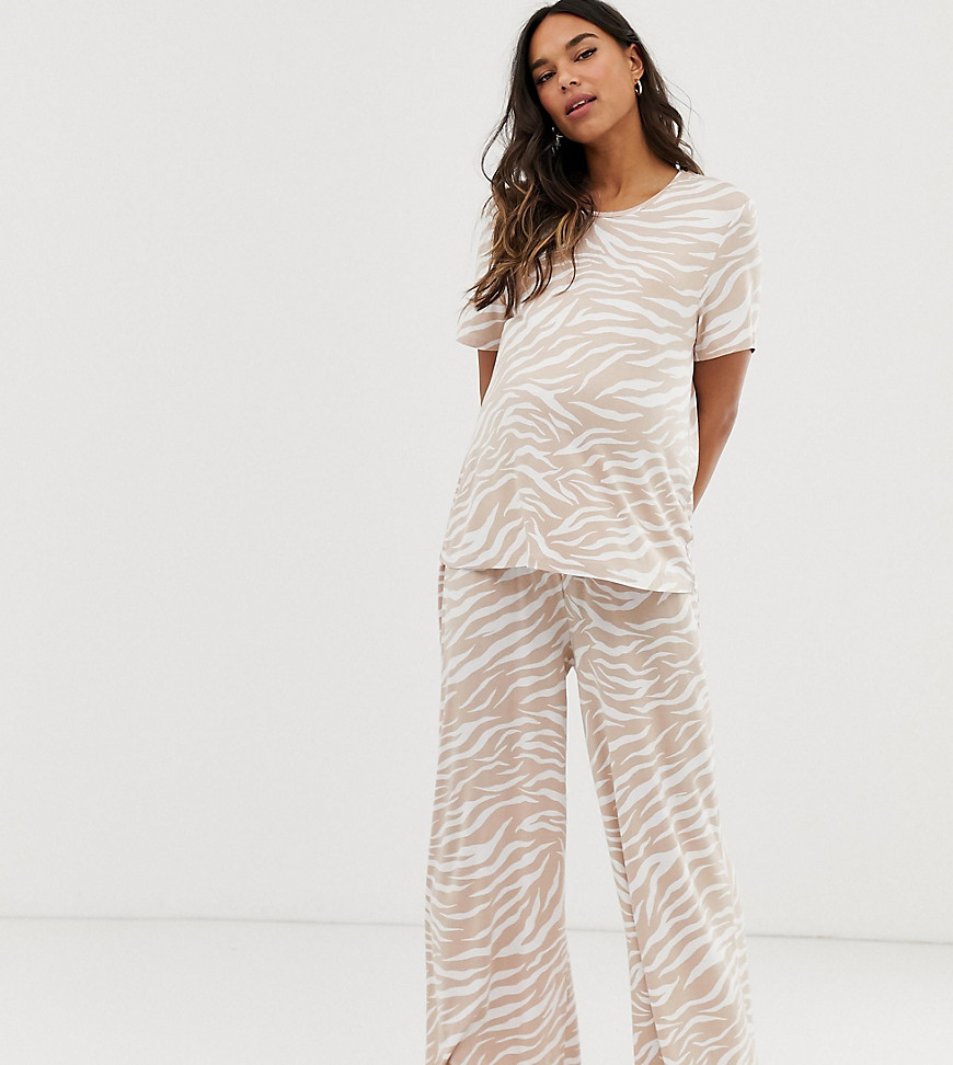 ASOS DESIGN Maternity – Djurmönstrad pyjamas med t-shirt och byxor-Flerfärgad