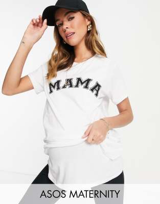 ASOS DESIGN - Maternity - Doppellagiges Still-T-Shirt in Weiß mit „Mama"-Motiv im College-Stil