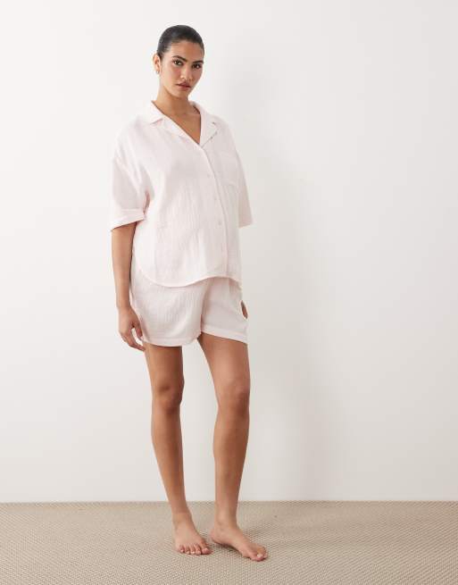 ASOS DESIGN Maternity - Ensemble de pyjama en gaze de coton avec short et chemise à manches courtes - Rose pastel, 3 de 4
