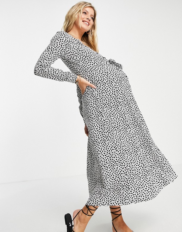  Nosić ASOS DESIGN Maternity Exclusive – Sukienka midi z wiązaną talią, zapięciem na guziki i wzorem w kwiaty Czarno-biały w kwiaty