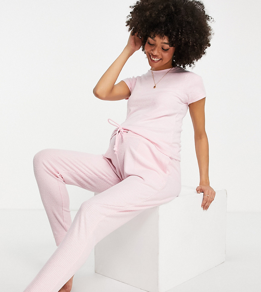 ASOS DESIGN Maternity - Exclusives - Loungeset met superzacht geribbeld T-shirt en joggingbroek in roze