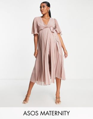 ASOS DESIGN Maternity - Exklusives, plissiertes Midikleid mit Kimono-Ärmeln und Bindeband in der Taille-Rosa