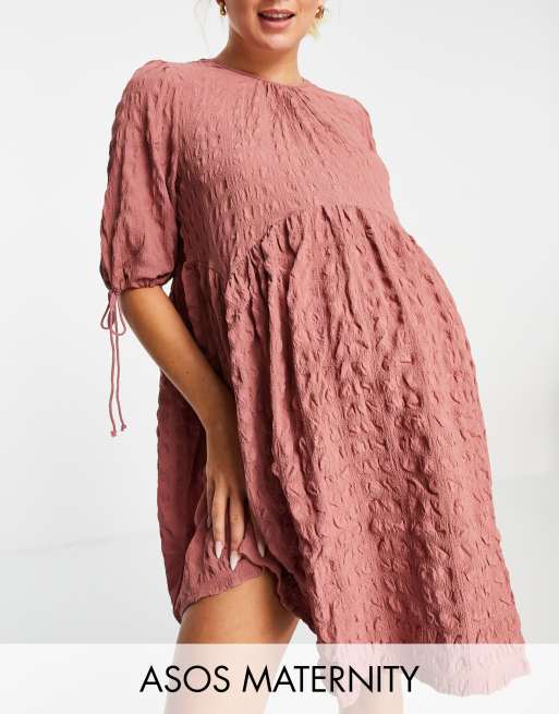 ASOS DESIGN Maternity – Fakturowana luźna sukienka mini z wiązanymi rękawami, w kolorze różowym