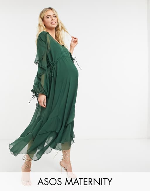 ASOS DESIGN Maternity - Gedrapeerde midi jurk met ruches, kanten inzet en kwastjes in bordeauxrood
