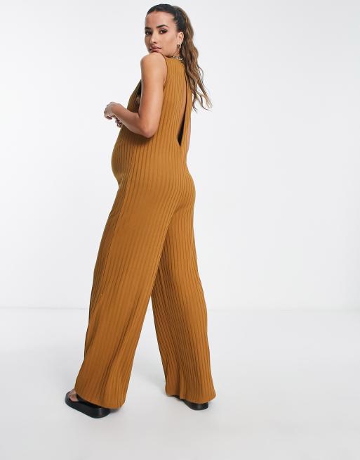ASOS DESIGN Maternity - Geribbelde en aangerimpelde jumpsuit zonder mouwen in tabakskleur, 4 van 4