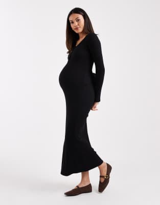 ASOS DESIGN Maternity - Geripptes Umstands-Midikleid in Schwarz mit U-Ausschnitt, Knopfleiste und Bindedetail