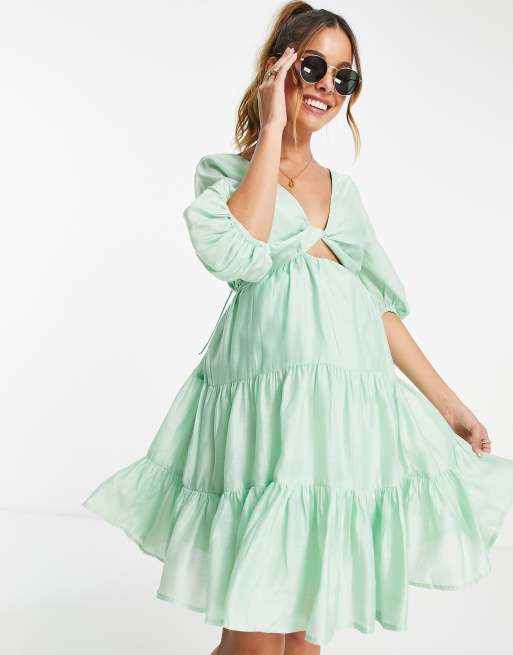 ASOS DESIGN Maternity – Gestuftes Minikleid aus Voile mit verdrehtem Detail vorne , 4 von 4