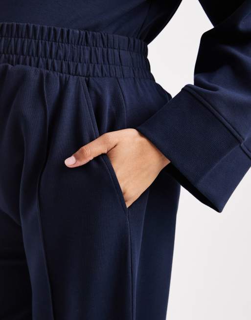 ASOS DESIGN Maternity – Granatowe spodnie z szerokimi nogawkami z materiału interlock, 3 z 5