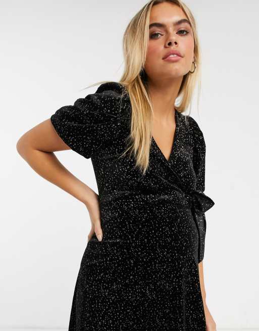 ASOS DESIGN Maternity Halflange fluwelen glitter wikkeljurk in zwart