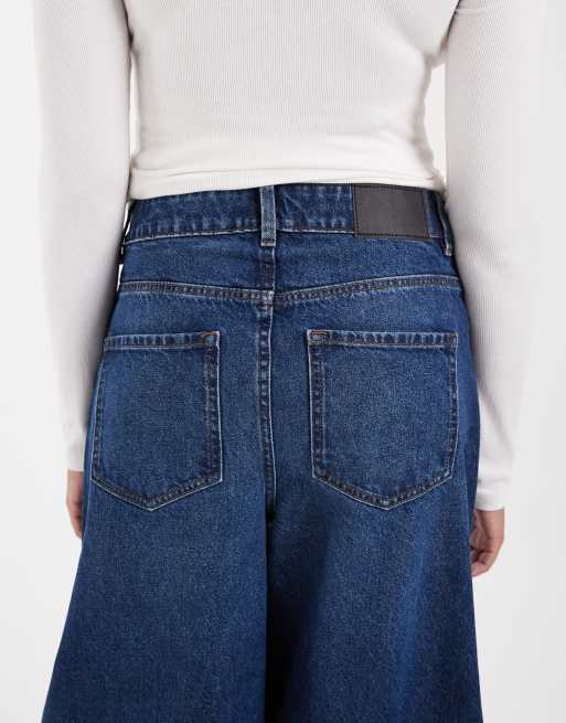 ASOS DESIGN Maternity high waisted barrel leg jeans in dark wash blue, 4 of 5