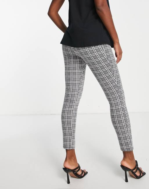 ASOS DESIGN Maternity – Hose mit engem Schnitt in Schwarzweiß kariert , 3 von 4