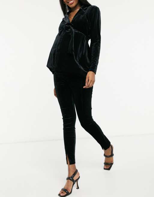 ASOS DESIGN Maternity - Jakkesætsbukser med taljekant over maven i jersey med slids i sort velour