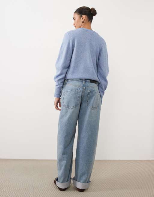 ASOS DESIGN Maternity jeans med hög midja, avslappnad passform och uppvik i mellanljus blå tvätt, 5 av 5