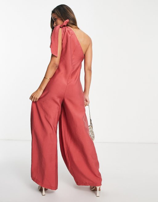 ASOS DESIGN Maternity Jumpsuit aus Leinen in Ziegelrot mit gebundenem One Shoulder Trager ASOS