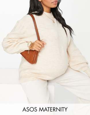 ASOS DESIGN Maternity - Kastiger Pullover mit Rundhalsausschnitt in Hafer-Neutral