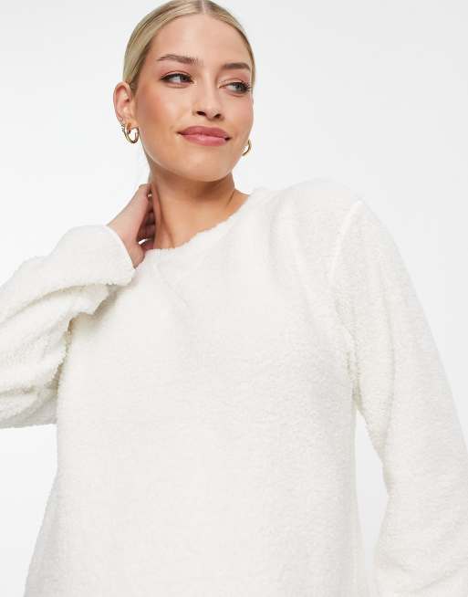 ASOS DESIGN Maternity – Kuscheliges Lounge-Set in Cremeweiß aus Teddyfell mit Sweatshirt und Hose, 2 von 4