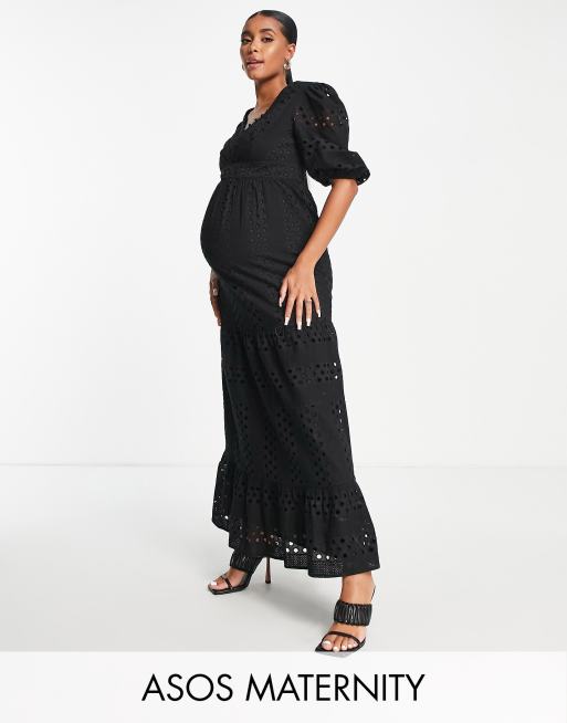 ASOS DESIGN Maternity - Lagdelt midikjole med dyb udskæring og knapper i halsen i sort broderie anglaise