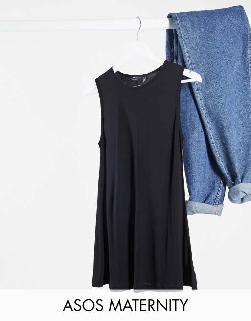 ASOS DESIGN Maternity - Lang oversized swinghemd in zwart