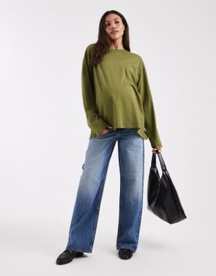 ASOS DESIGN Maternity - Langärmliges T-Shirt in Khaki, Umstandsmode-Schwarz