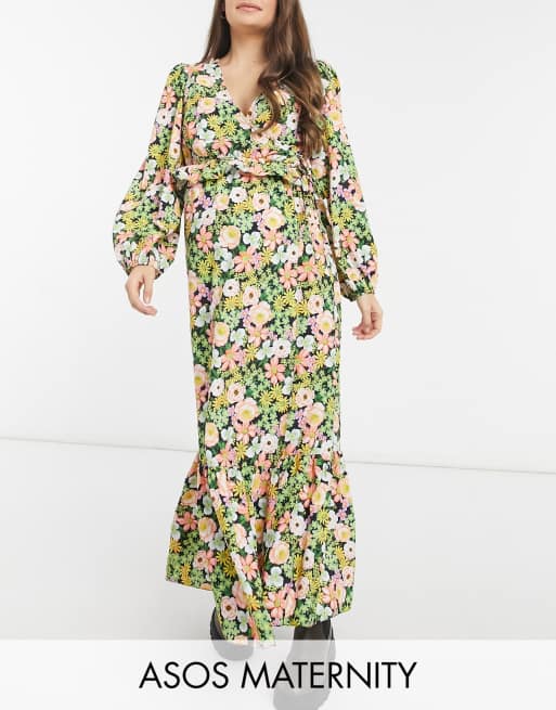 ASOS DESIGN Maternity - Lange jurk met overslag in print met rozen en bloemenprint