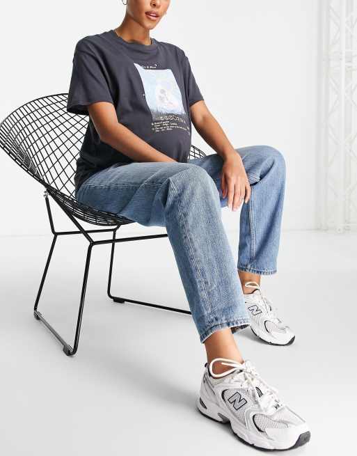 ASOS DESIGN Maternity – Lockere Mom-Jeans in Stone-Waschung mit hohem Bund, 3 von 4