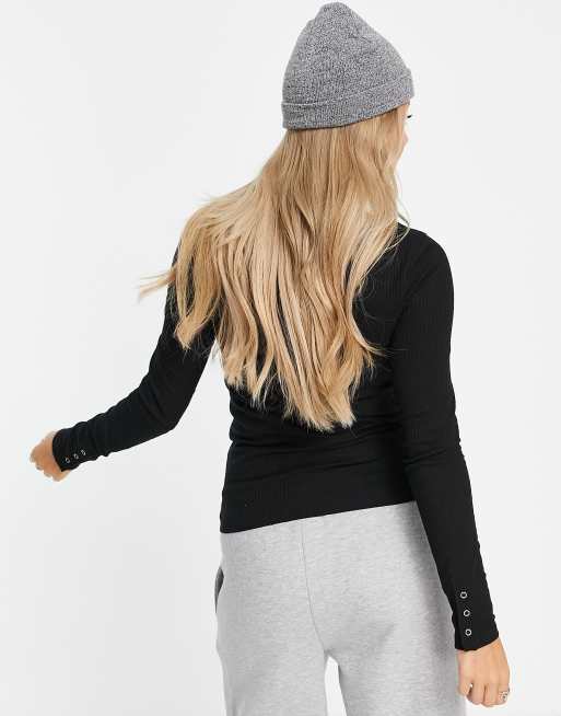 ASOS DESIGN Maternity long sleeve top with snap cuff in black, 2 of 4