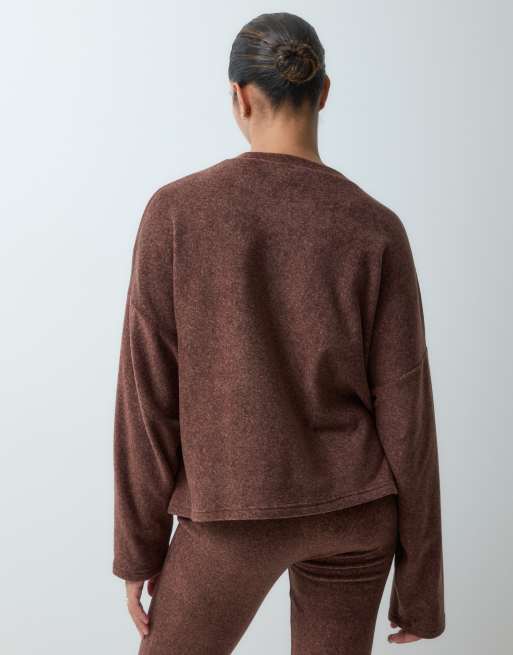 ASOS DESIGN Maternity lounge mix & match lightweight fleece long sleeve slouch in chocolate, 3 of 4