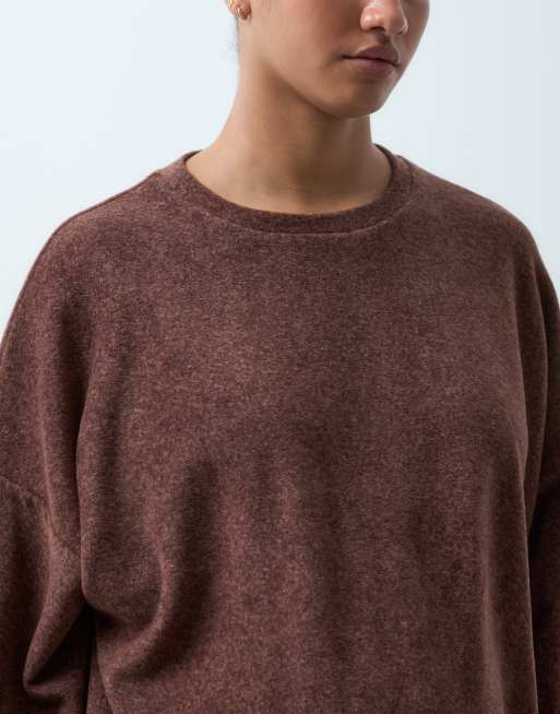 ASOS DESIGN Maternity lounge mix & match lightweight fleece long sleeve slouch in chocolate, 4 of 4