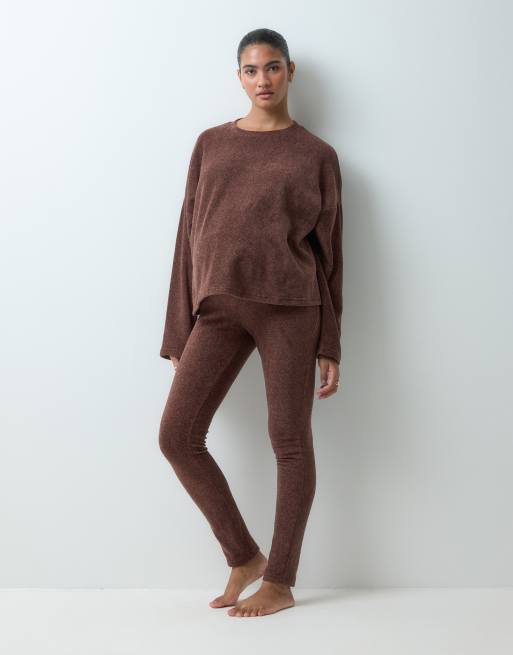 ASOS DESIGN Maternity – Mixa och matcha – Brunt lounge-set i lätt fleece, 2 av 2