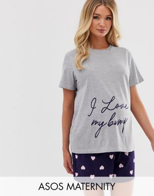 ASOS DESIGN Maternity – Love Bump – Kort pyjamas – Endast hos ASOS-Flerfärgad