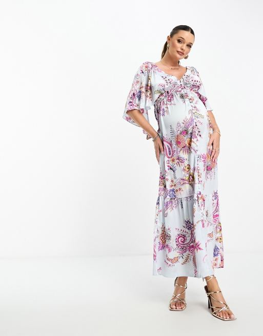 ASOS DESIGN Maternity - Maxikjole med V-hals, flagrende ærmer, lagdelt kant og paisley-print i satin , 3 af 4