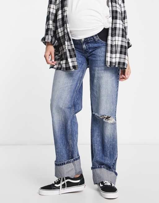 ASOS DESIGN Maternity mid rise baggy boyfriend jeans with knee rips and deep turn up, 4 of 4
