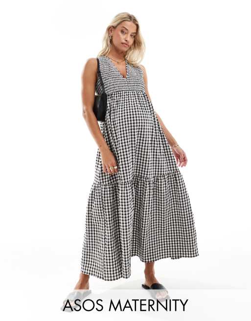 ASOS DESIGN Maternity - Midi-zonnejurk van kreukelstof met V-hals, rok met stroken en zwart-witte gingham ruit