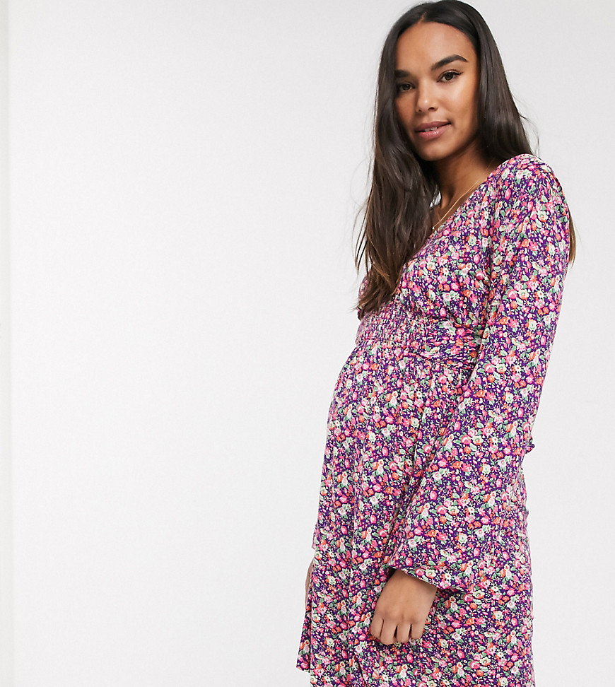 ASOS DESIGN Maternity - Mini-jurk met aangerimpelde taille en fijne print in paarsroze-Multi