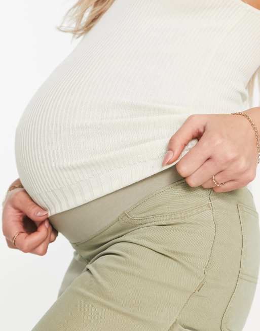 ASOS DESIGN Maternity - Minimalistische cargobroek in kaki met contrasterende stiksels, 2 van 4