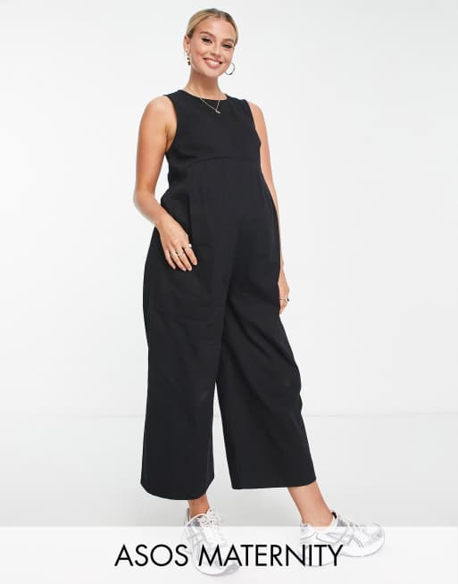 ASOS DESIGN Maternity - Minimalistisk ærmeløs jumpsuit med lommer i sort twill