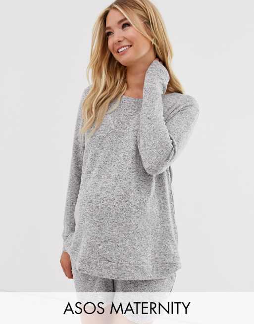 ASOS DESIGN Maternity – Mix-and-Match – Superweiches, gebürstetes Freizeit-Sweatshirt und Shorts, 2 von 3