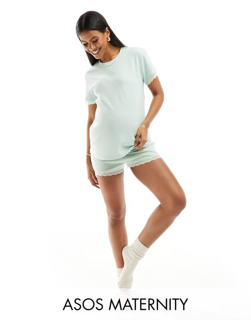 ASOS DESIGN Maternity – Mix & Match – Gerippte Pyjama-Shorts in Grün mit Spitzenborte