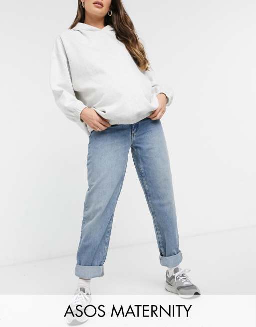 ASOS DESIGN Maternity – Mom jeans o bardzo luźnym kroju z podwyższonym stanem, elastycznymi wstawkami w talii i efektem sprania